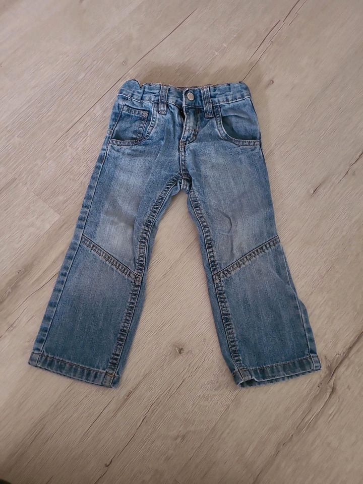 Jeans Hosen Größe 92 Jogginghose je Stück in Zeven