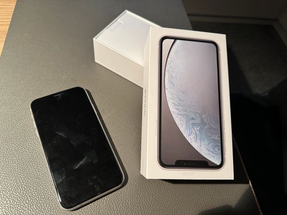 iPhone XR weiß in Schwerte