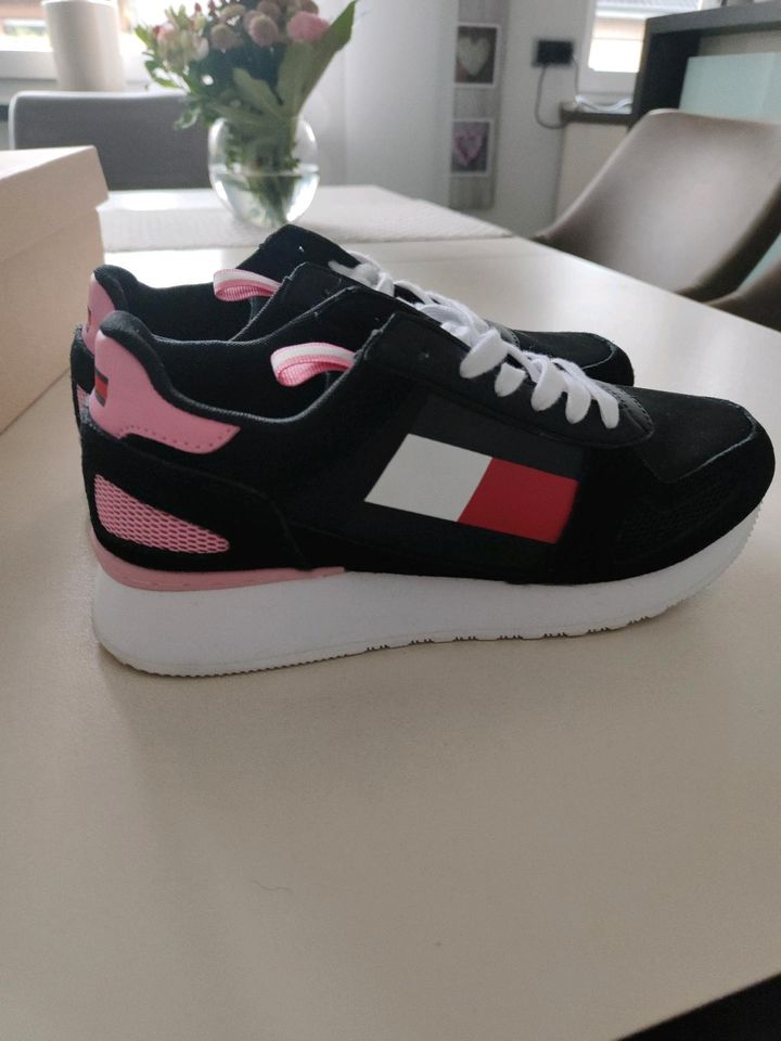 Sneaker Tommy Jeans Gr 38 in Nordwalde