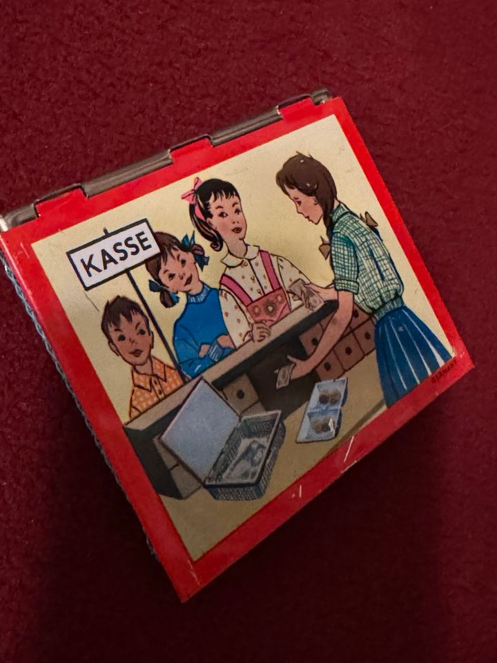 Alte Kasse Kaufmannsladen Blechspielzeug+Spielgeld 1940/50er J. in Leipzig