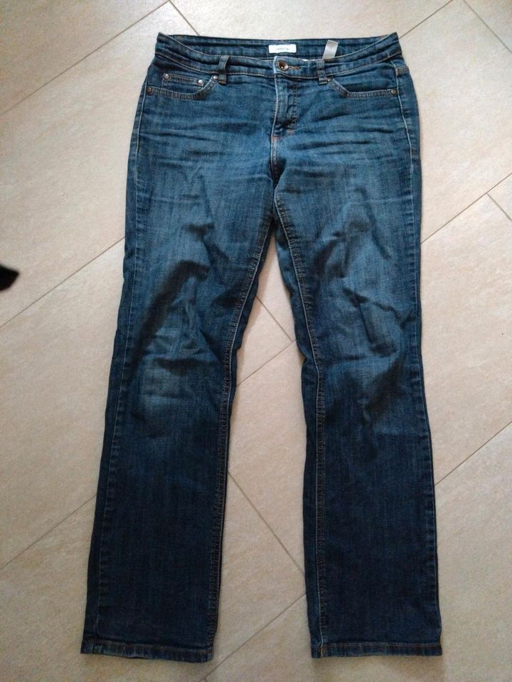 Damen Jeans in Herrnhut