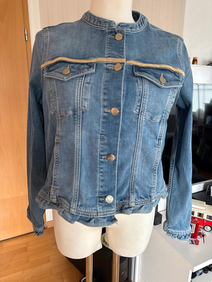 Jeansjacke kurz mit Rüschen s‘ Oliver Black Label blau Gr. 44 in Denkte