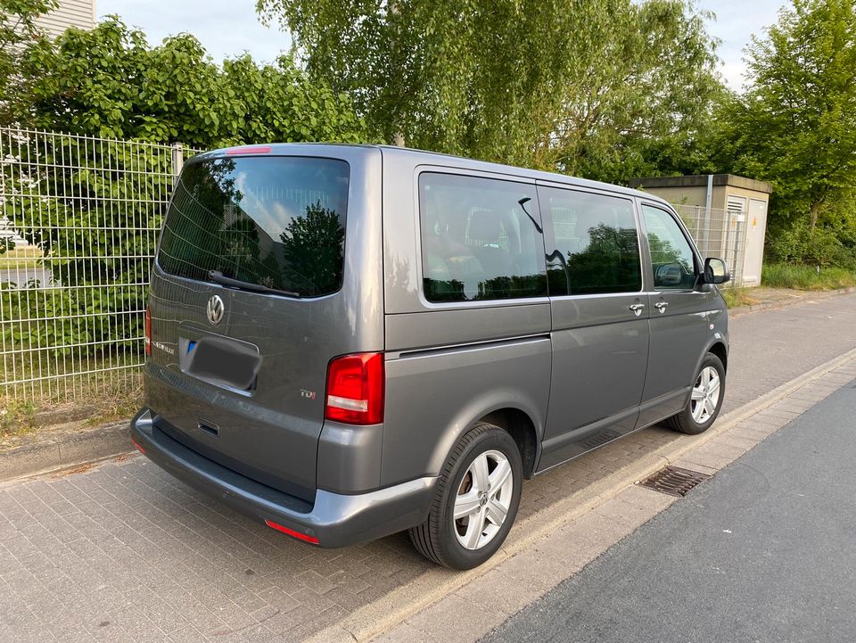 Volkswagen T5 in Gifhorn