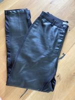 Cambio Kunst Leder Hose Schwarz Gr. 40/42 schmal skinny Niedersachsen - Müden Vorschau