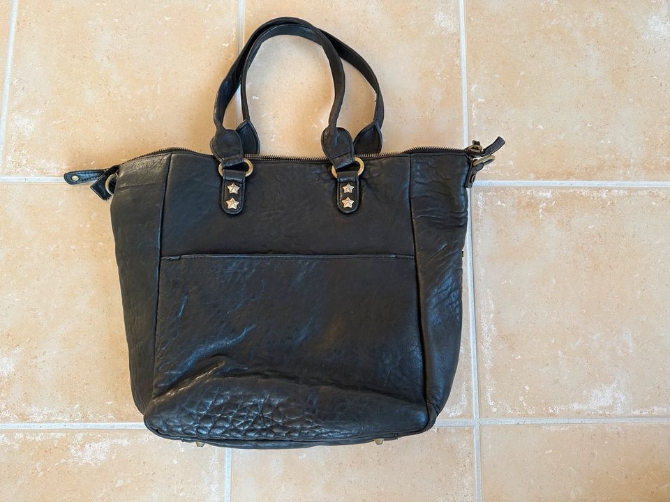 Liebeskind Berlin Handtasche Tasche schwarz Leder in Rösrath