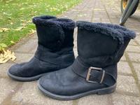Schwarze Winter Schuhe Stiefel gefüttert Größe 38 Niedersachsen - Einbeck Vorschau