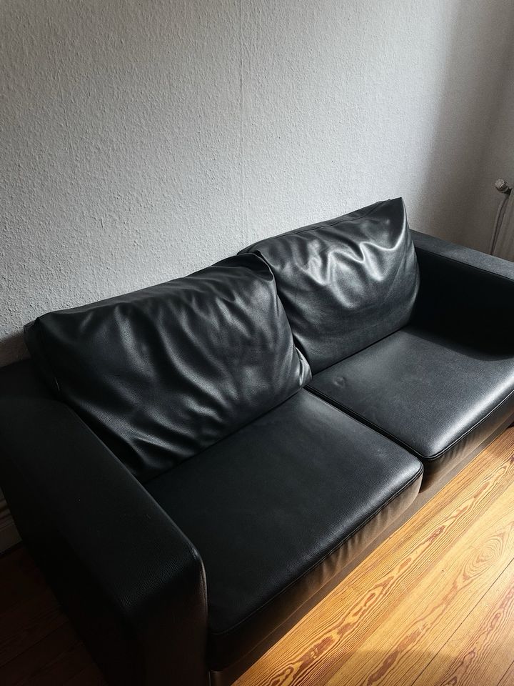 Schwarze Leder Sofa ( mit Kissen) in Lübeck