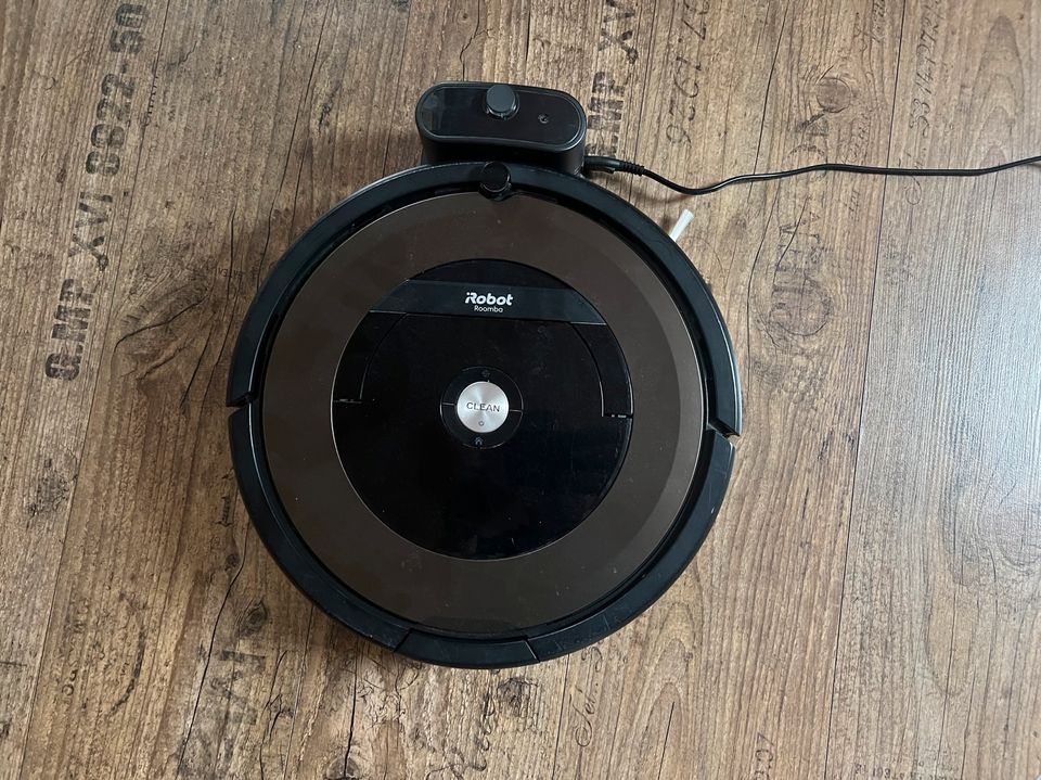 IRobot Roomba 896 Staubsauger Saugroboter App steuerbar Wlan in Sachsen -  Tannenbergsthal | Staubsauger gebraucht kaufen | eBay Kleinanzeigen ist  jetzt Kleinanzeigen