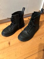 Dr Martens Kinderschuhe Winterstiefel gefüttert schwarz Gr. 34 Baden-Württemberg - Mönsheim Vorschau