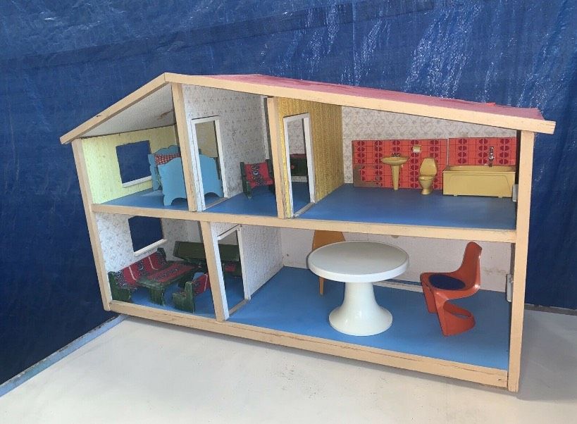 Wunderschönes Puppenhaus 70 Jahre Retro Design Spielhaus in Lüneburg