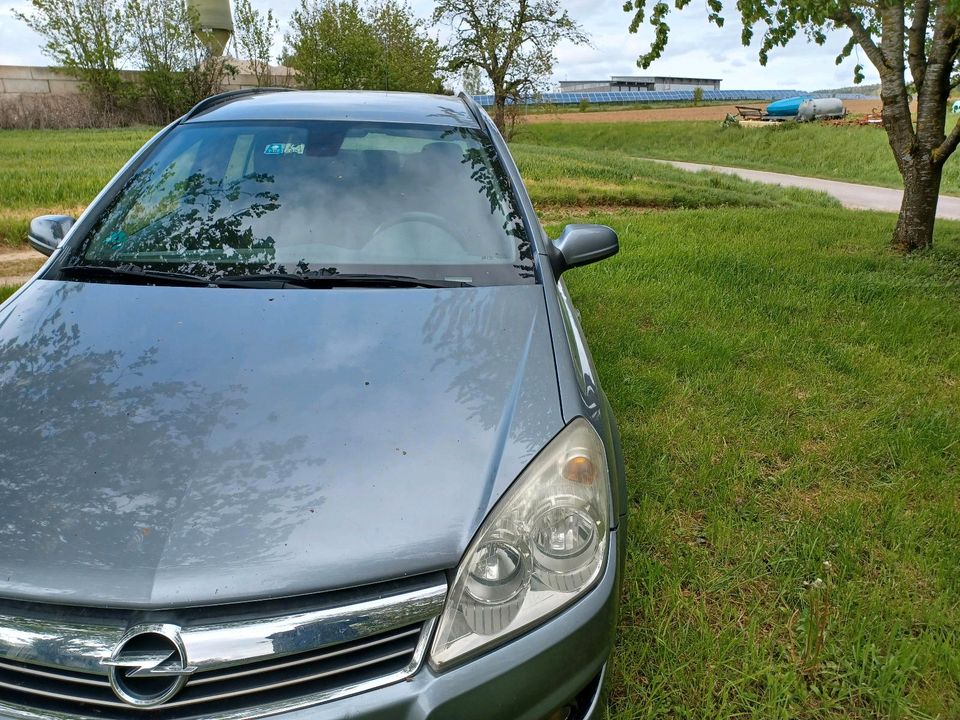 Opel Astra H in Murg