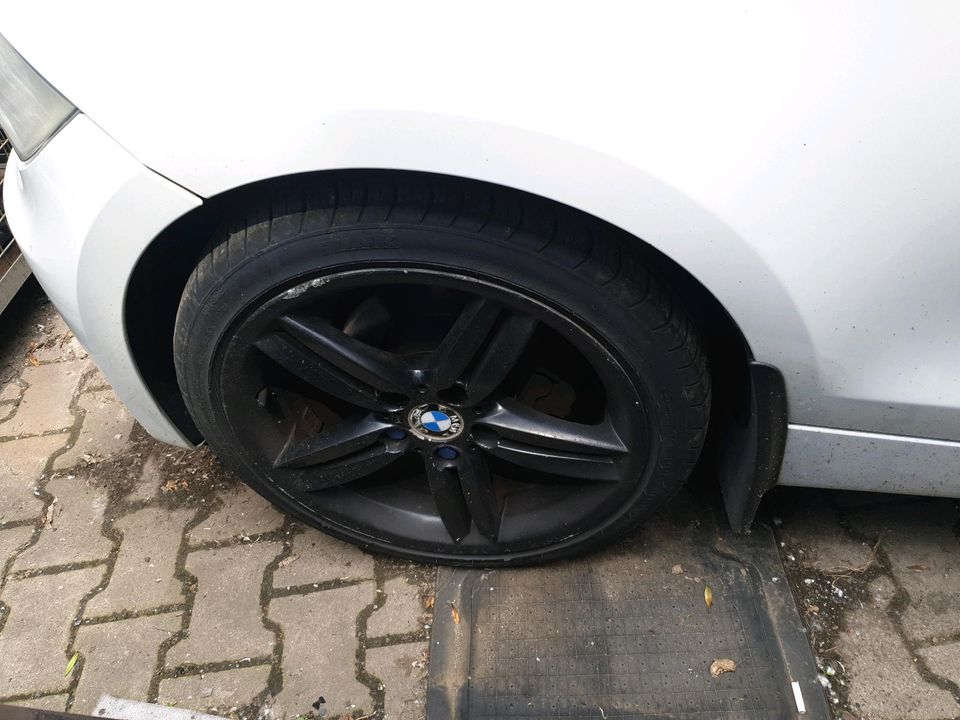 BMW E87 E82 Alufelgen 18 Zoll mit Sommerreifen in Dortmund