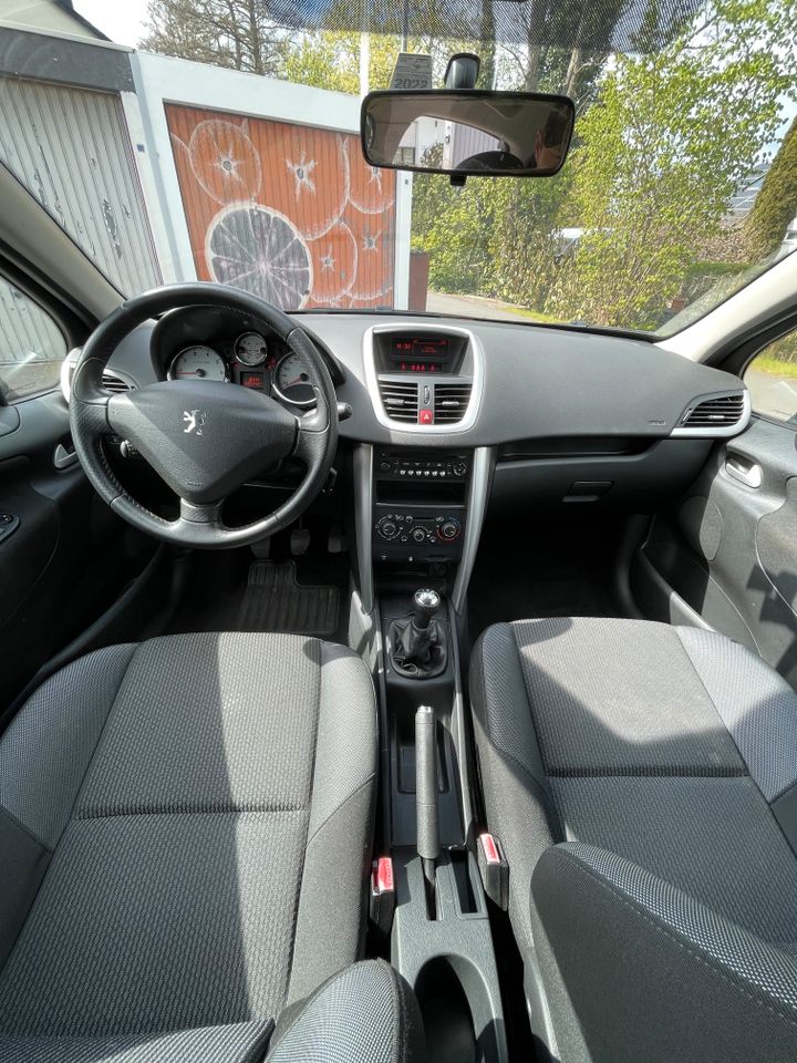 Peugeot 207 1.4 Klima Tempomat in Weiden (Oberpfalz)