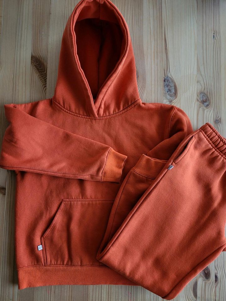 ❤️10€❤️NEUwertig❤️ROSEMUNDE Hoodie und Hose, Farbe Paprika in Sohland