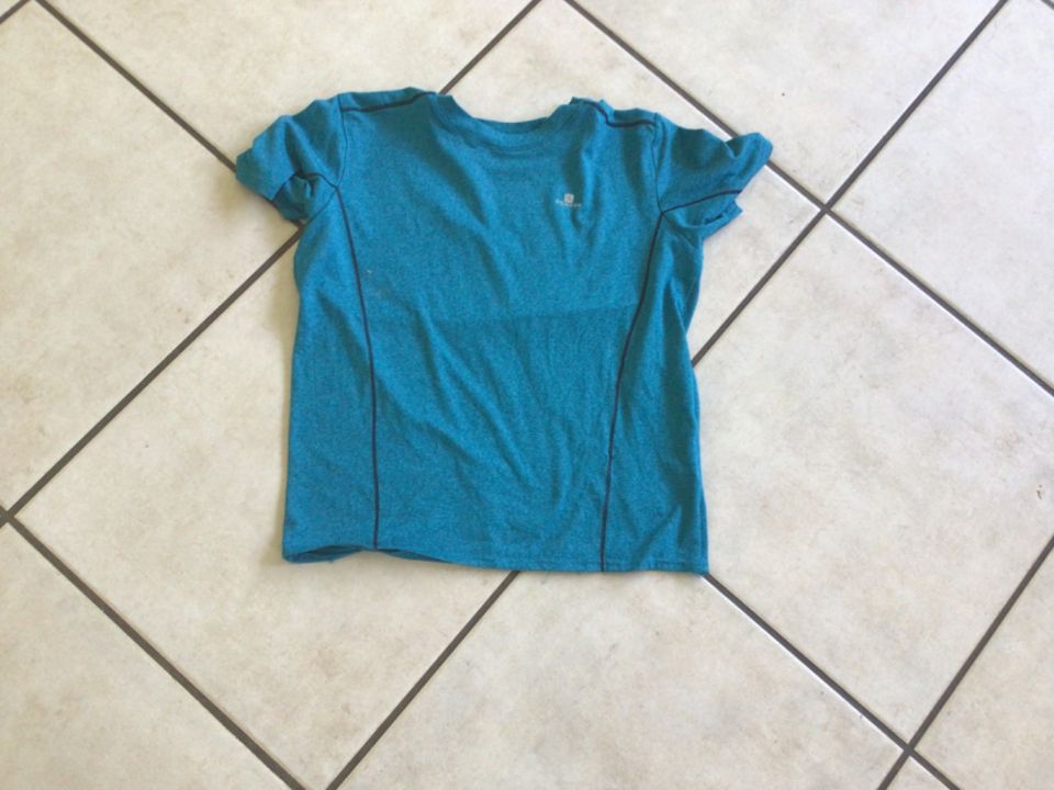 Schönes T-Shirt von Decatlon, Größe 140 in Moers
