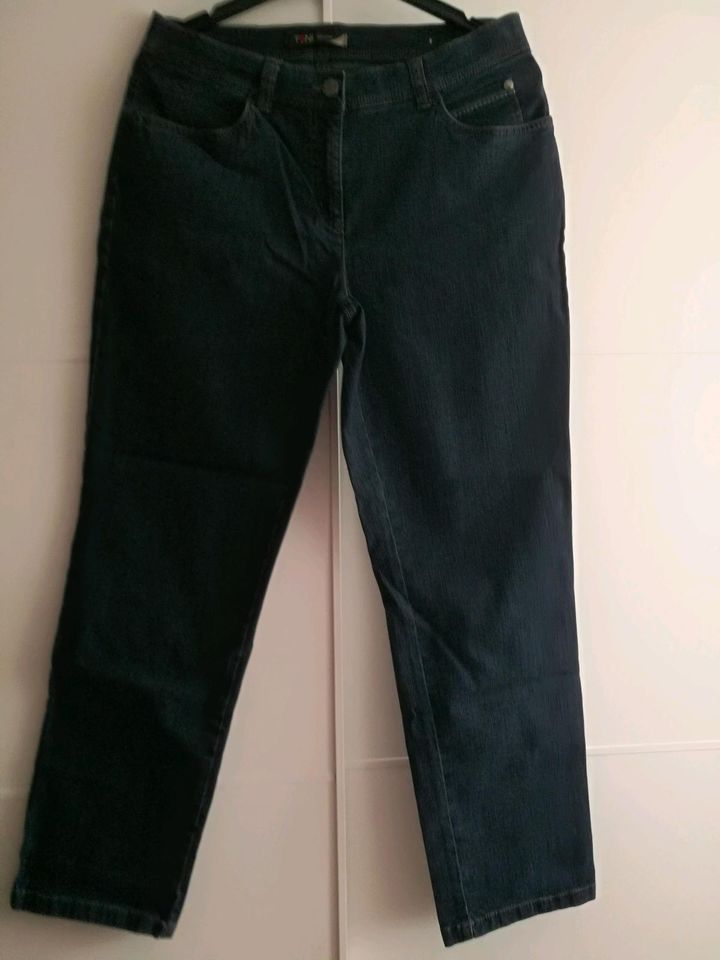 Toni Jeans blau Gr. 40 in Freiburg im Breisgau