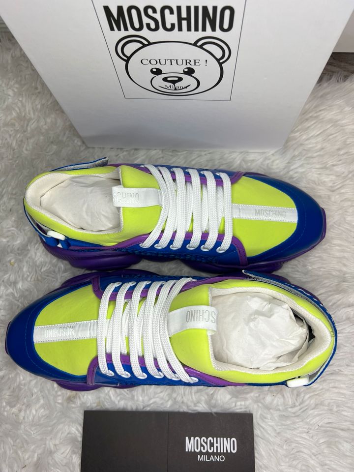 Moschino Sneaker Gr.40 in Kassel