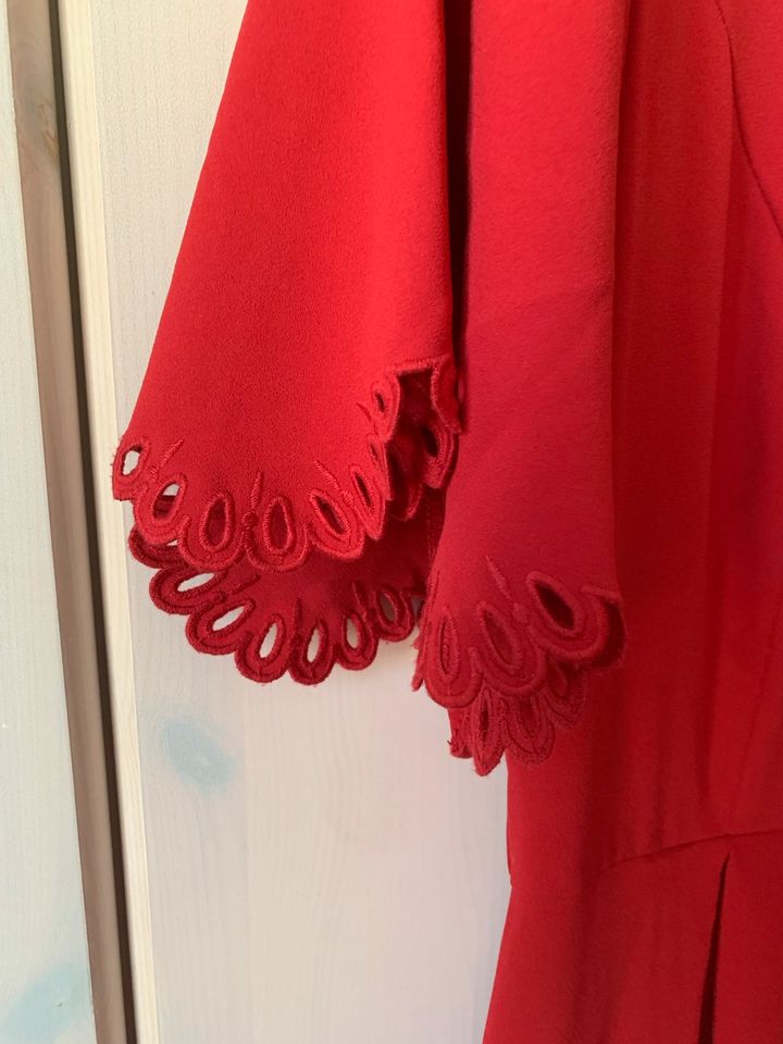 H&M Sommerkleid Kleid Midi Lang rot Kurzarm in Essen