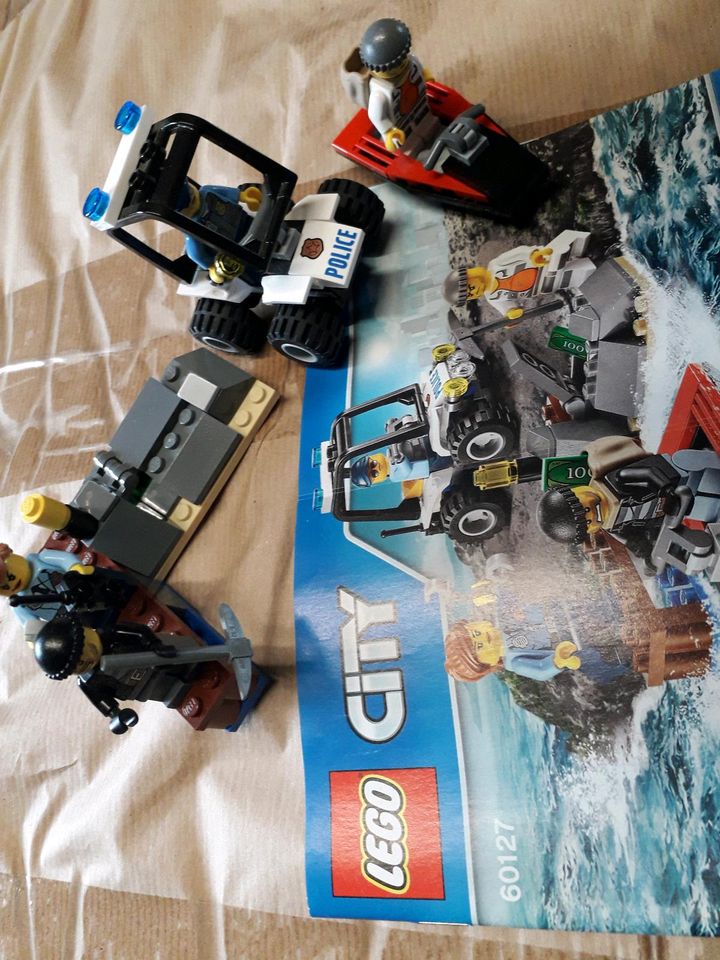 Lego City 60127 Polizeijagt auf Insel mit viel Zubehör. in Windhagen