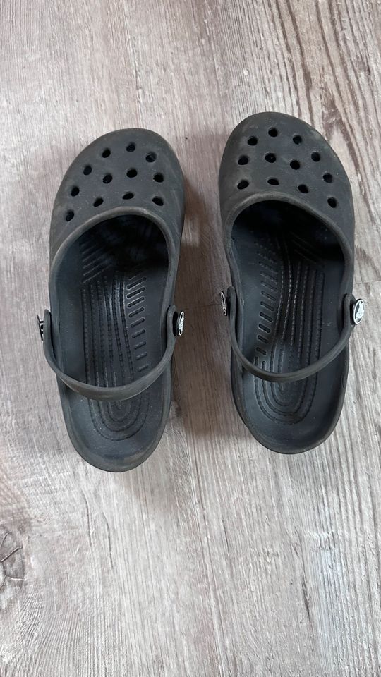 Original Crocs schwarz Gr. 30/31 in Weinböhla