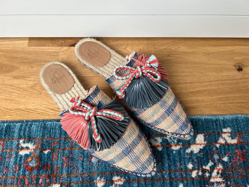 Slipper mit Quasten von Castaner Gr. 39 *super Zustand* in  Nordrhein-Westfalen - Monheim am Rhein | eBay Kleinanzeigen ist jetzt  Kleinanzeigen