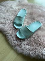 Guess badeschuhe Schuhe Latschen badelatachen gr. 37 adiletten Sachsen - Hoyerswerda Vorschau