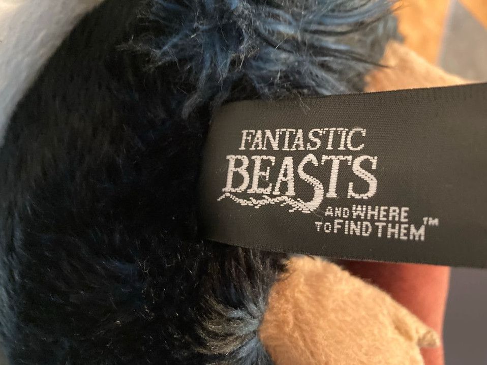 Phantastic Beasts Niffler Plüschtier mit Geldbeuteltasche 25ccm in Wiesbaden