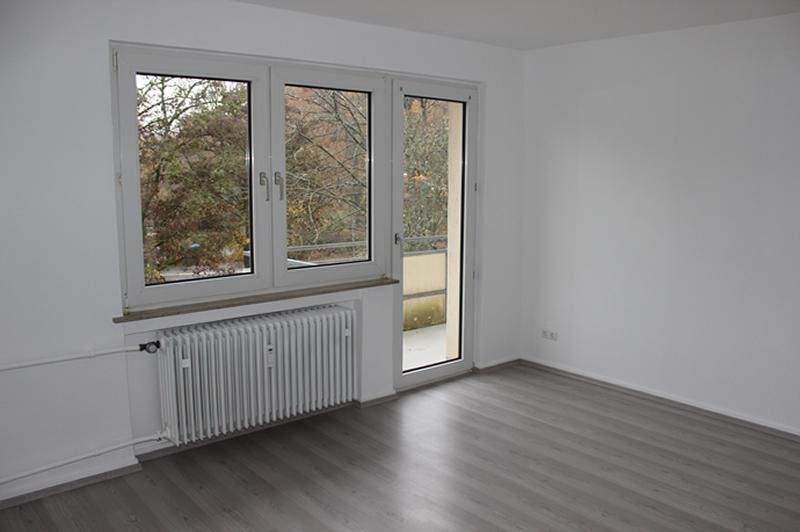 Ruhige 3-Zimmer Wohnung mit Balkon im Top-Zustand in Wiesbaden-Sonnenberg in Wiesbaden