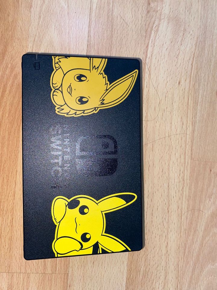 Nintendo Switch Let’s Go Pikachu Edition + Spiele in Lüdenscheid