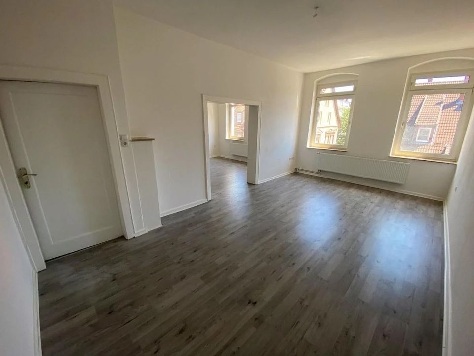 Modernisierte Wohnung mit 2,5 Zimmern sowie Balkon in Bahnhofsnähe! in Hildesheim