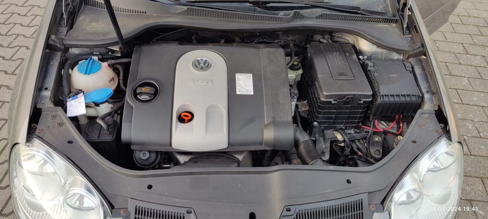 Volkswagen Golf 5 Benzin Fsi 1.6 in Kuchen