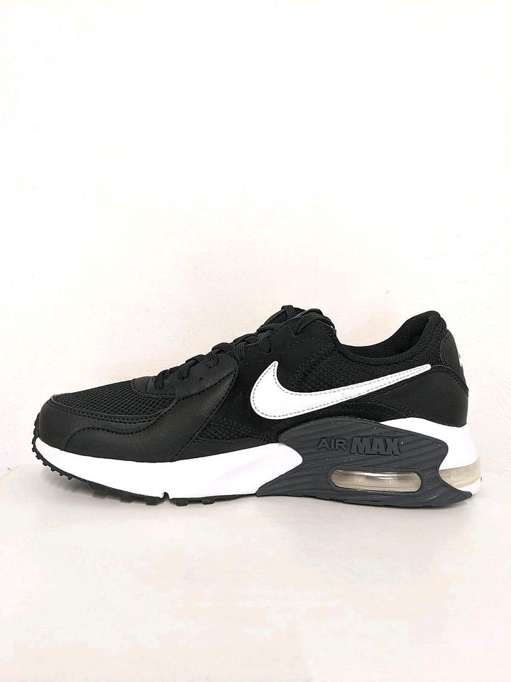 Neu Unisex Sneakers Nike Gr 42. Gr 42,5 in Ottweiler