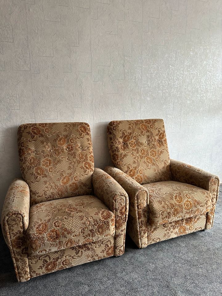 Couchgarnitur mit 2 Sessel - Vintage - Antik in Genthin