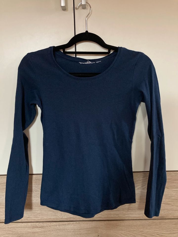 Pullover blau Größe XS in Pürgen