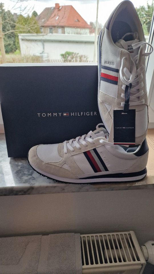 ***NEUE*** Runner-Sneaker Mit Tommy-Tape In OVP Weiß Gr. 44 ****T in Zwickau