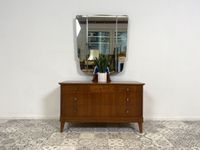 WMK Sehr schöne & gut erhaltene skandinavische Spiegelkommode aus vollem Holz mit Schubladen & hübschen Messinggriffen # Kommode Sideboard Frisierkommode Schminktisch Wäschekommode Vintage Mid-Cent Friedrichshain-Kreuzberg - Friedrichshain Vorschau