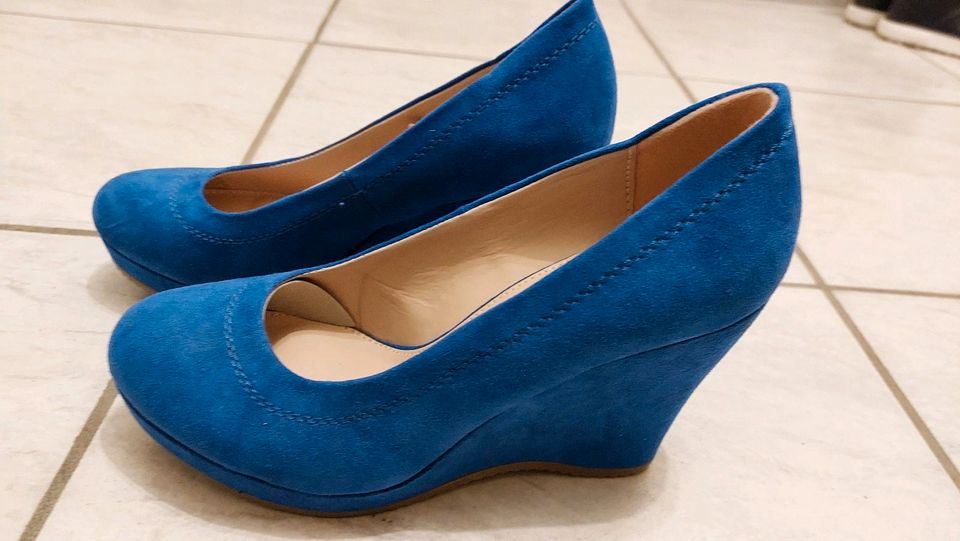 Schuhe/ blaue Schuhe/ Keilabsatz in Mengkofen