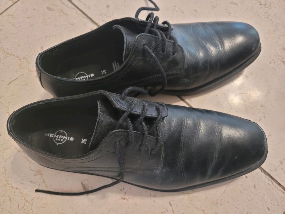 Schicke Schuhe Jungs Gr. 36 in Geisenheim