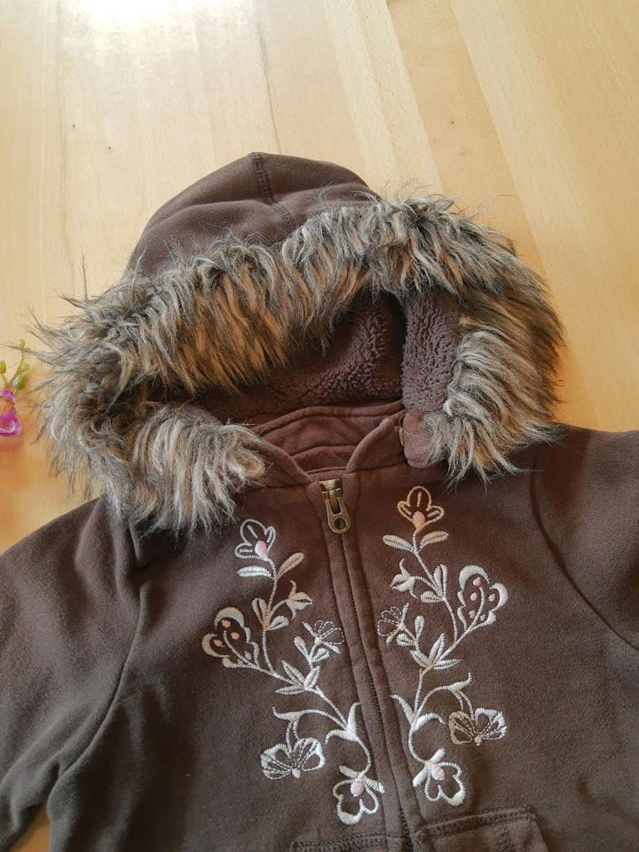 Sweatjacke Gr. 98/104 braun H&M Mädchen in Anger