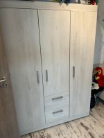 Kinderzimmer komplett, Wickeltisch, Kleiderschrank, Komode Niedersachsen - Lachendorf Vorschau