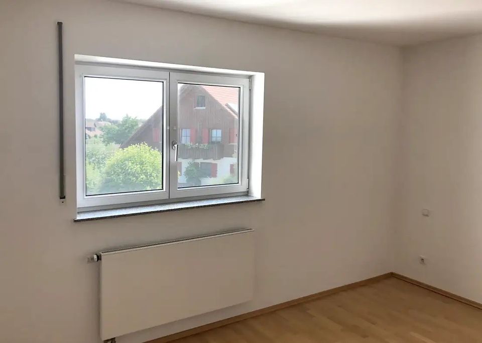 3-Zimmer-Wohnung mit großem Balkon in gepflegtem Mehrfamilienhaus in Eching (Niederbay)