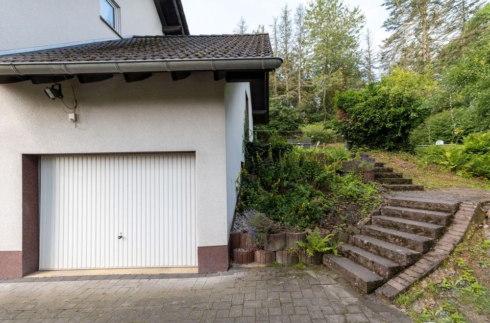 Vermietetes Einfamilienhaus mit Garten und Garage! in Windeck