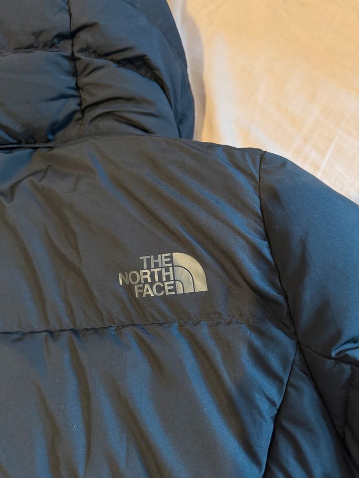 The North Face Daunenmantel Gr. S Metropolis neu mit Etikett in Garzau-Garzin