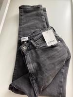 Only Emily Gr 28 /30 Jeans boyfriend ankle mom neu Hessen - Hünstetten Vorschau