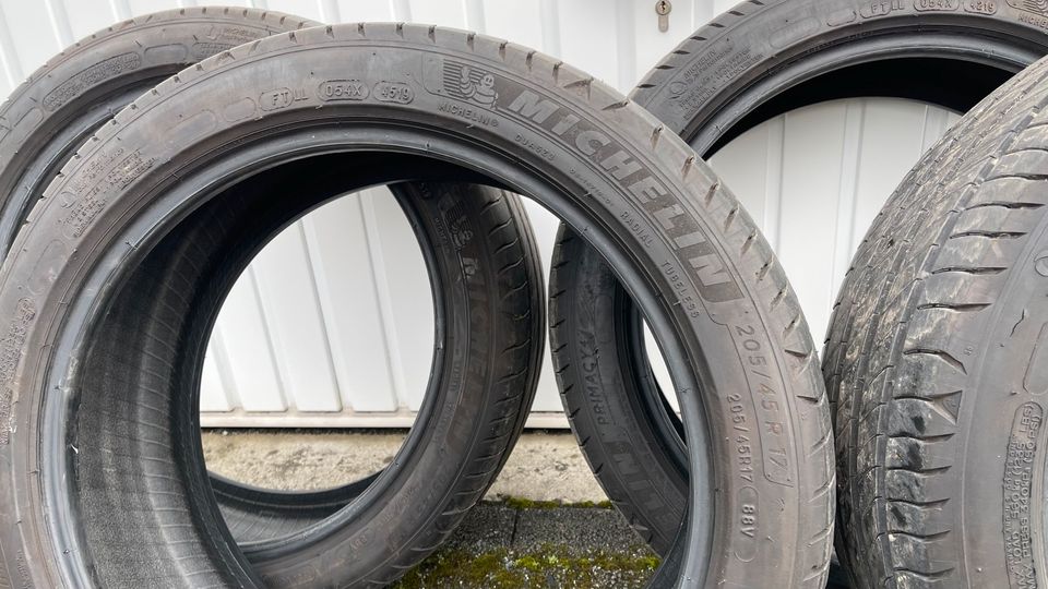 Michelin Sommer Reifen: 205 45 R 17 (4 Stück) in Duisburg