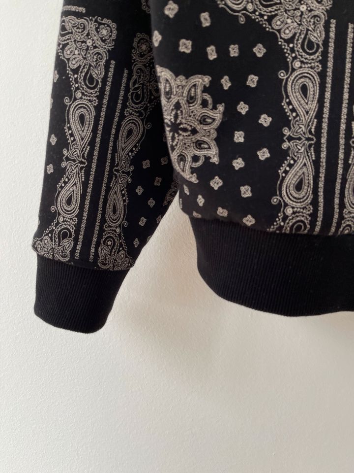 Karl Kani Kapuzen Pullover Pullijacke Gr. XL schwarz mit Paisley in Hamburg