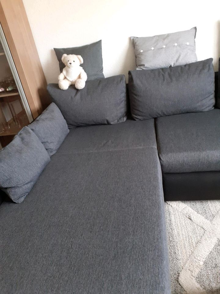 Couch grau blau mit Schlaffunktion.. in Lemgo