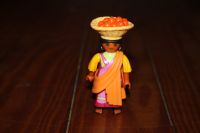 Playmobil 5461 India Hindu Girl mit Korb Wandsbek - Hamburg Marienthal Vorschau