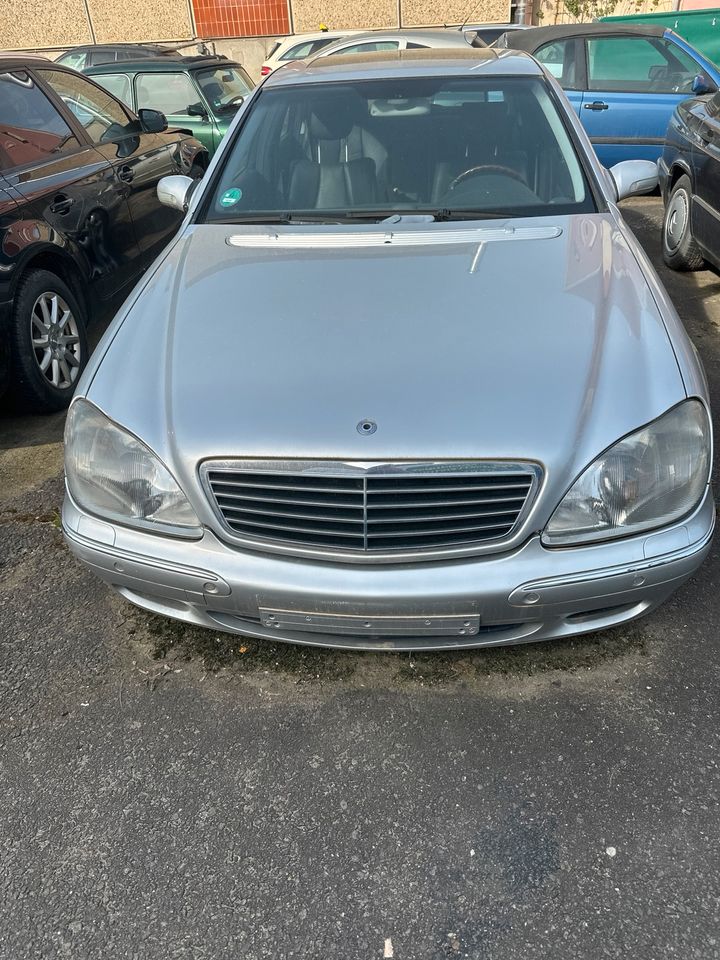 Verkaufe zwei Mercedes Benz Fahrzeuge aus dem Baujahr 2000: in Halle