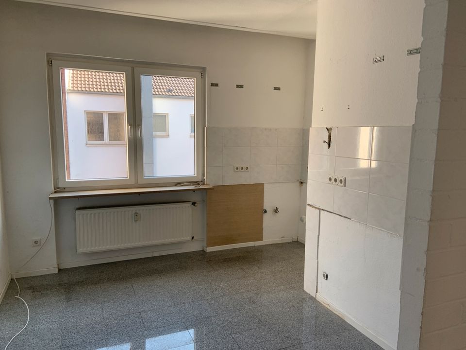 Ideal für Singles & Pärchen - - Schöne Maisonette Wohnung in Duisburg